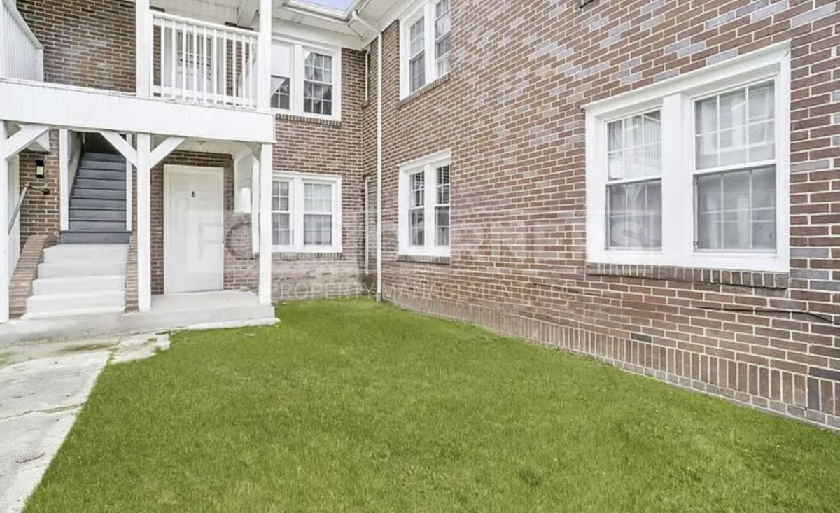 Apartment for rent at 1007 S Main St, Mount Airy, NC 27030