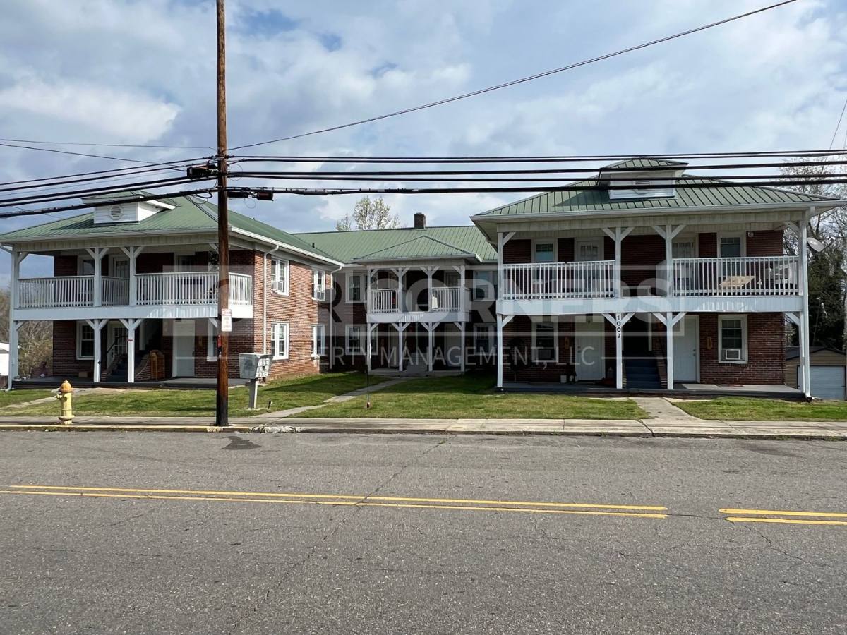Apartment for rent at 1007 S Main St, Mount Airy, NC 27030