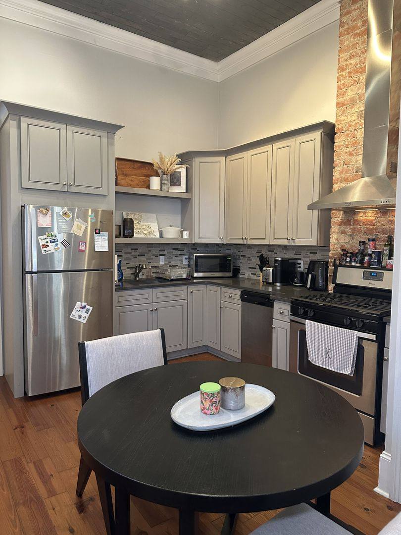 Apartment for rent at 4625-4627 Tchoupitoulas St, New Orleans, LA 70115