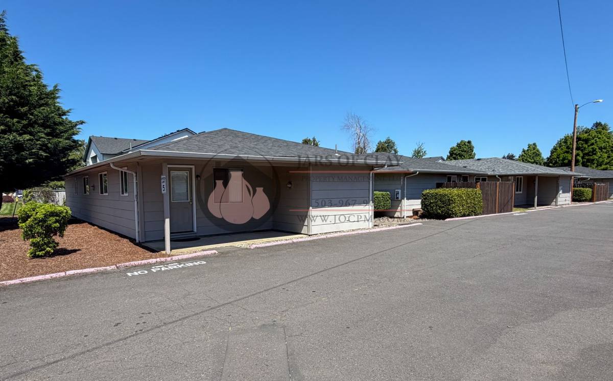 Apartment for rent at 1524 Park Ave NE, Salem, OR 97301
