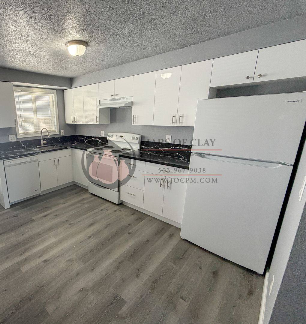 Apartment for rent at 1524 Park Ave NE, Salem, OR 97301