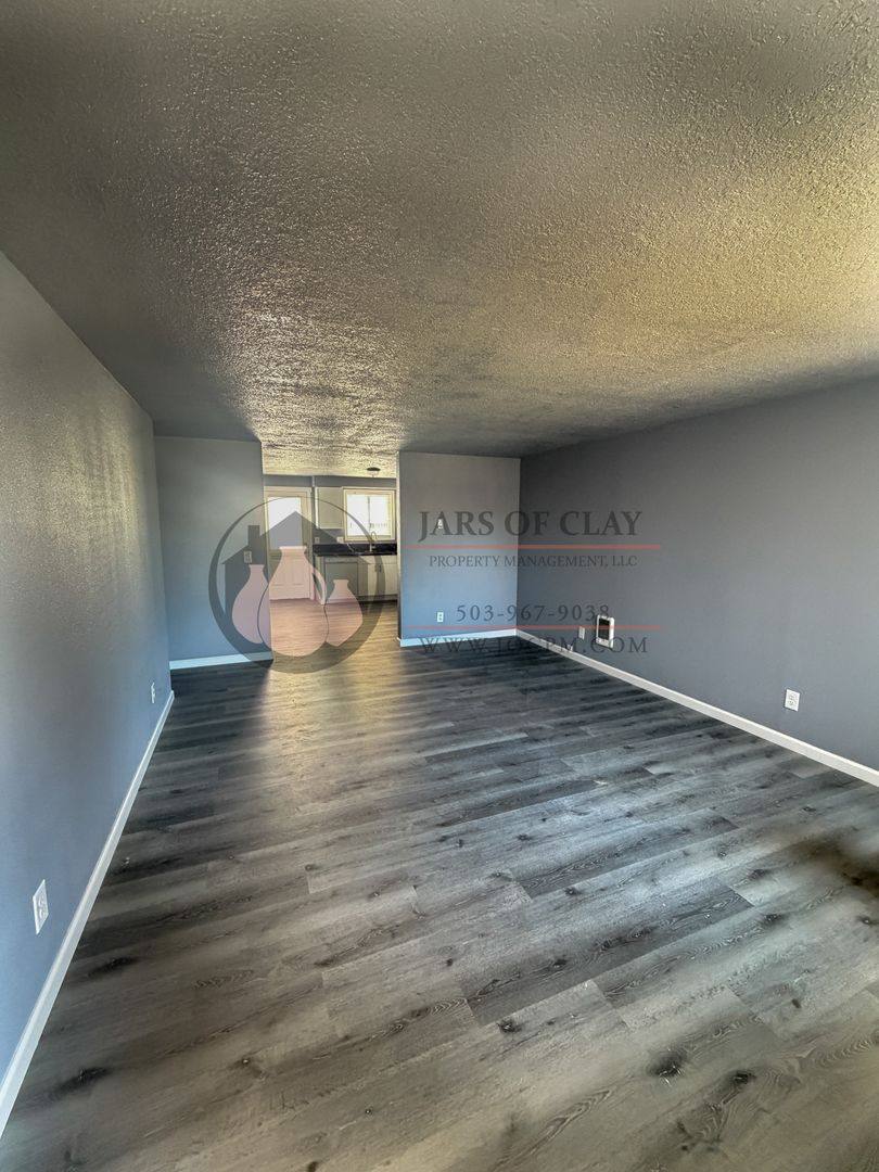 Apartment for rent at 1524 Park Ave NE, Salem, OR 97301