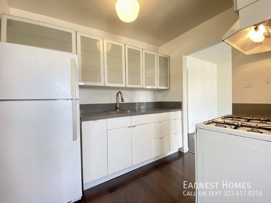Apartment for rent at 834 Laguna Ave #3 4, Los Angeles, CA 90026