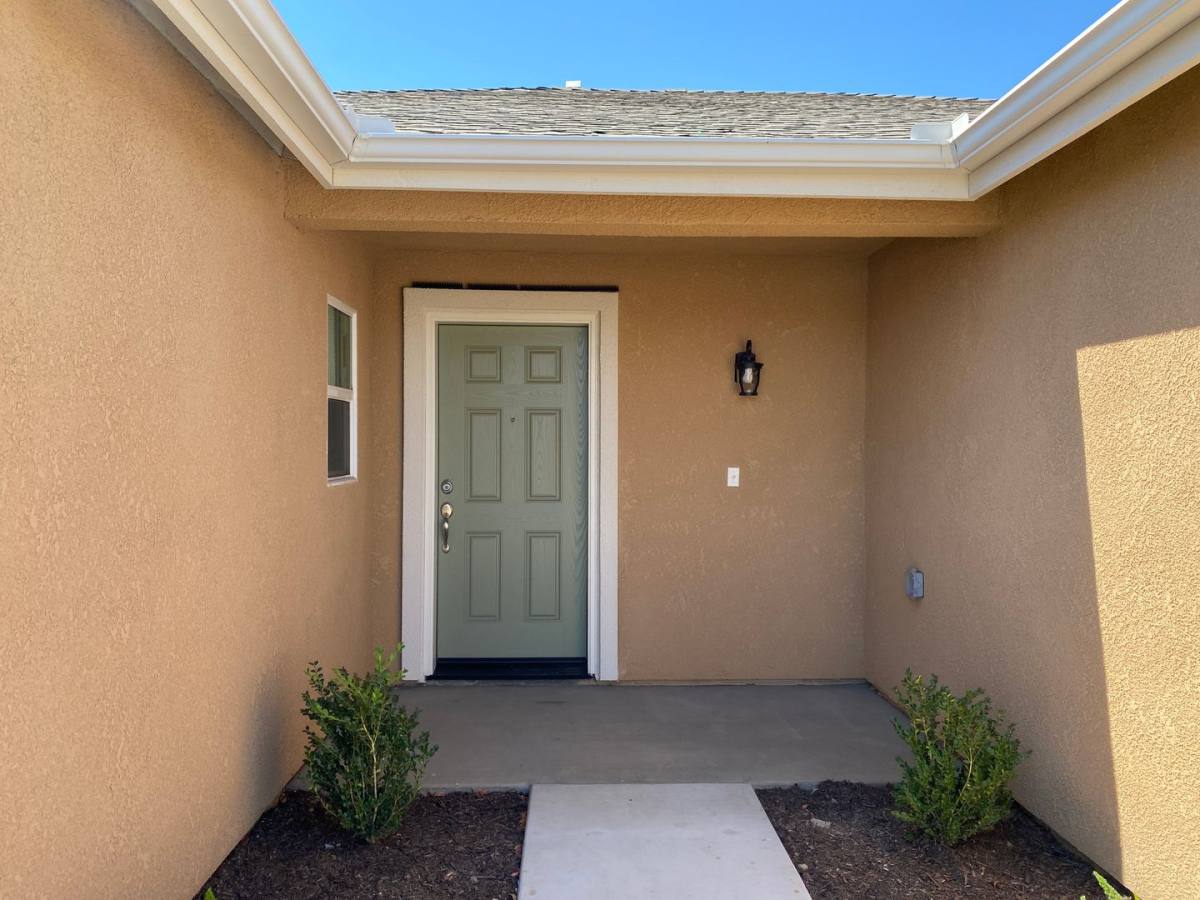 House for rent at 1975 W Escher Dr, Hanford, CA 93230