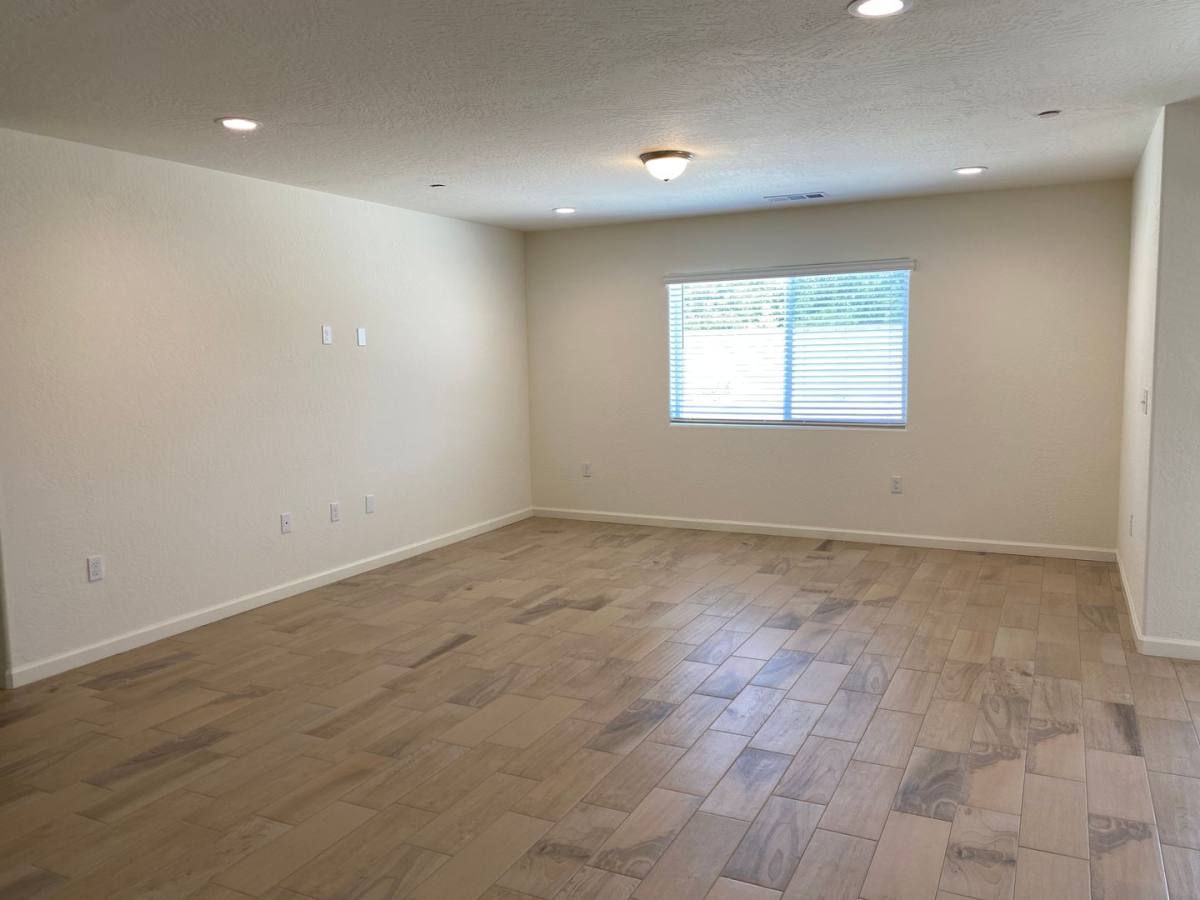 House for rent at 1975 W Escher Dr, Hanford, CA 93230