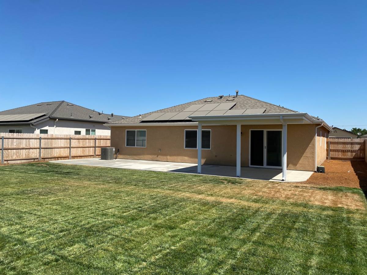 House for rent at 1975 W Escher Dr, Hanford, CA 93230
