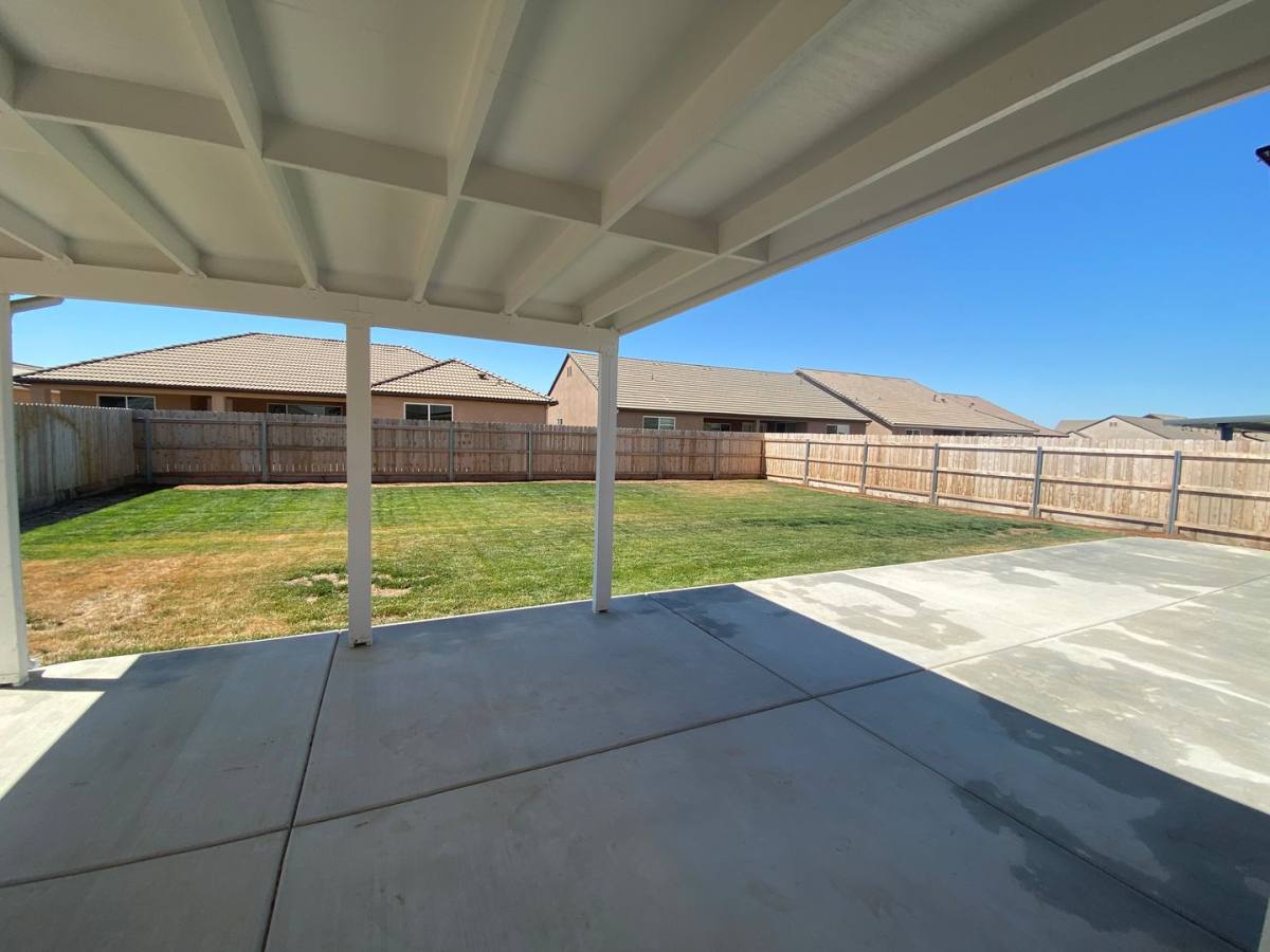 House for rent at 1975 W Escher Dr, Hanford, CA 93230