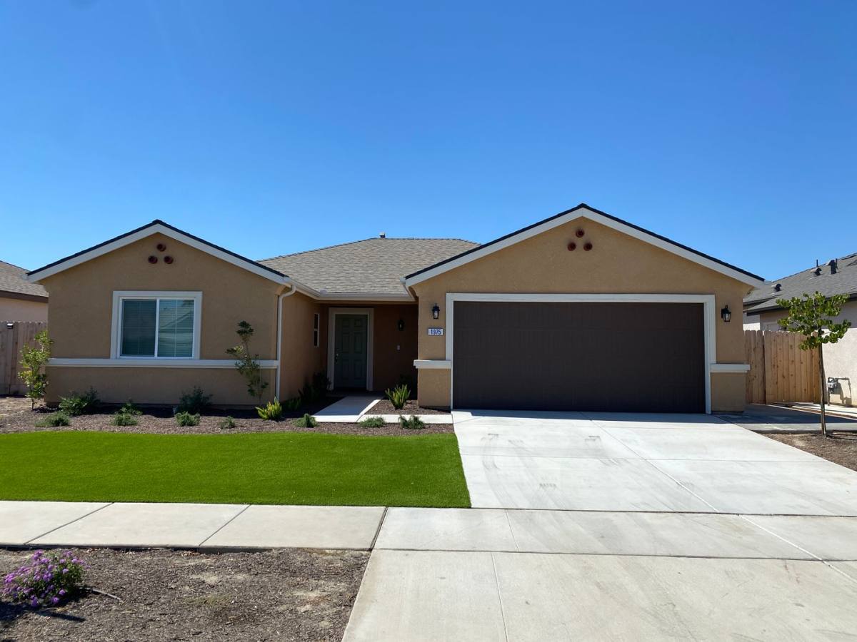House for rent at 1975 W Escher Dr, Hanford, CA 93230