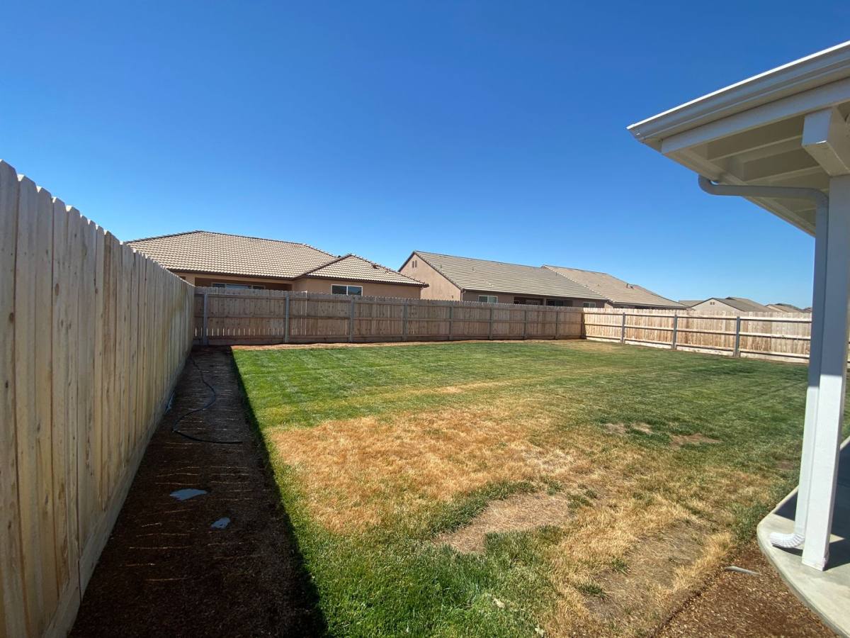 House for rent at 1975 W Escher Dr, Hanford, CA 93230