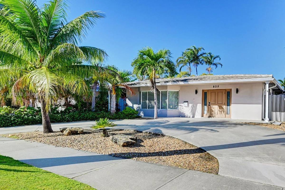 House for rent at 825 Harrison St, Hollywood, FL 33019