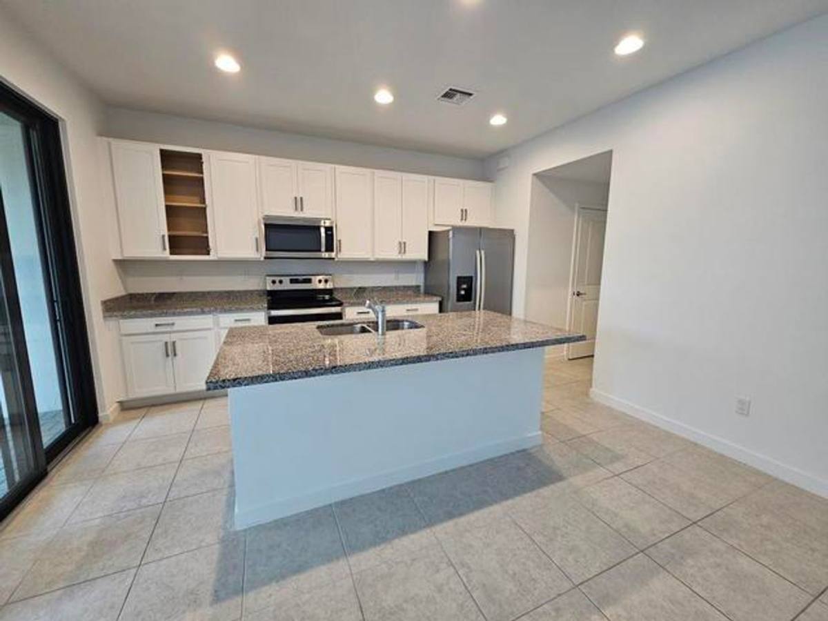 Townhouse for rent at 8641 Antarus Dr, Lake Worth, FL 33467