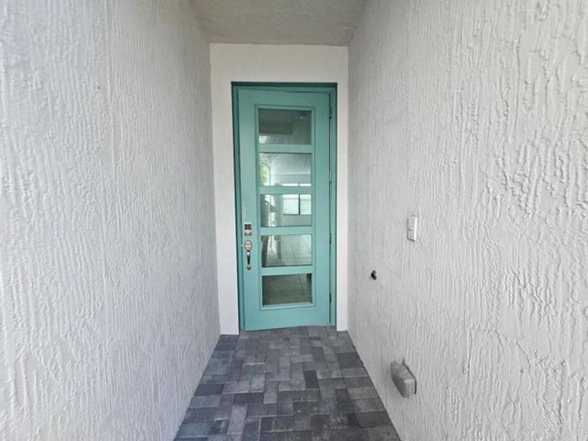 Townhouse for rent at 8641 Antarus Dr, Lake Worth, FL 33467