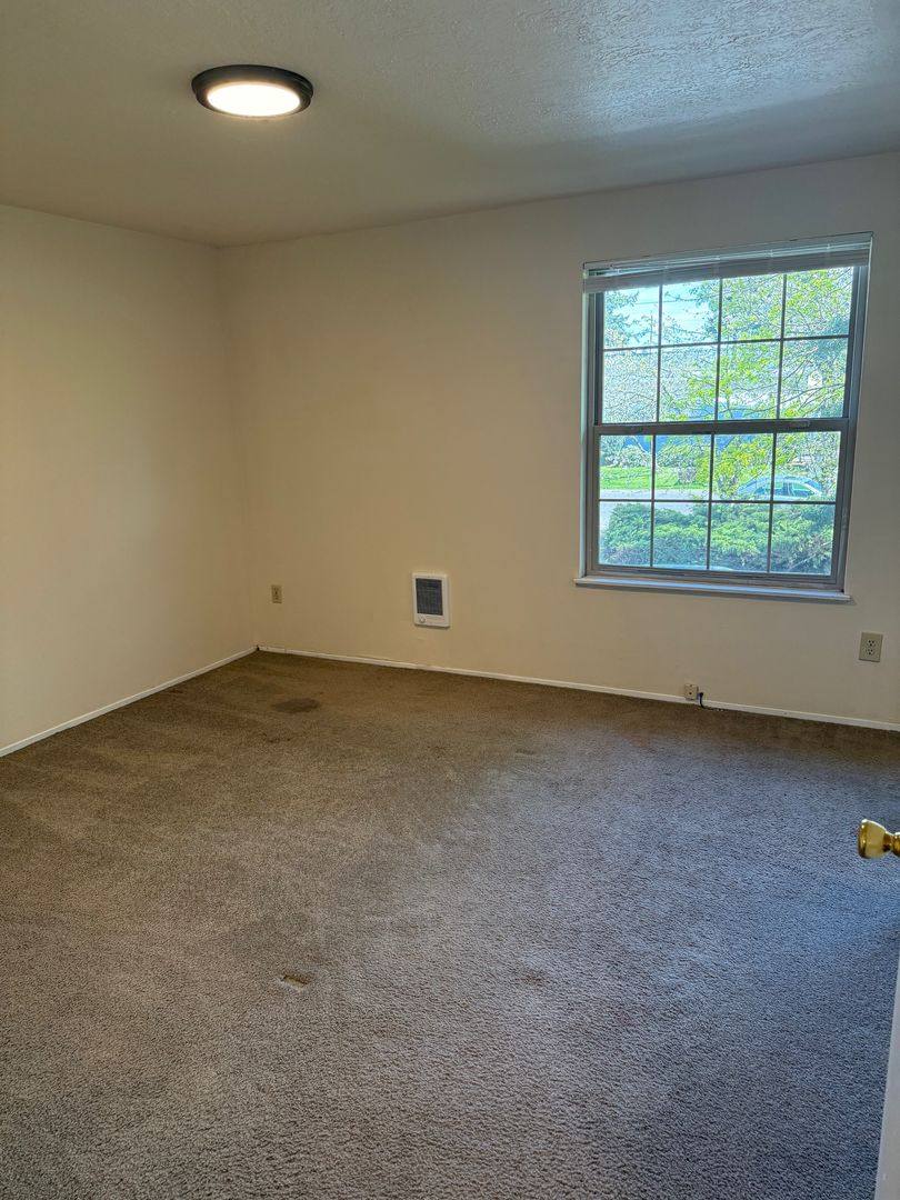 Apartment for rent at 2541-2545 SE 170th Ave, Portland, OR 97236