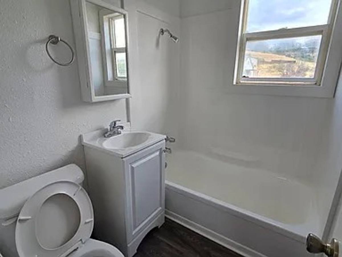 Apartment for rent at 1419 Carden, Pendleton, OR 97801