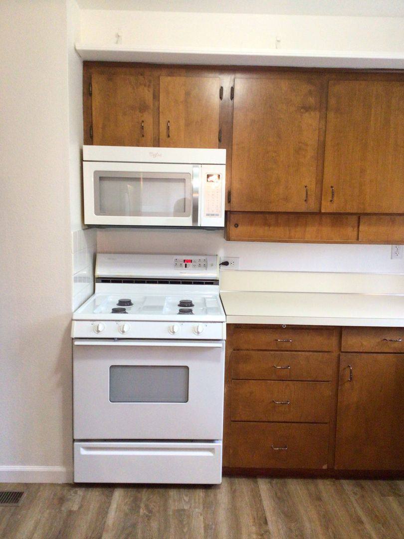 House for rent at 2722 E McLoughlin Blvd, Vancouver, WA 98661