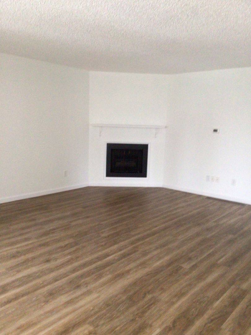 House for rent at 2722 E McLoughlin Blvd, Vancouver, WA 98661