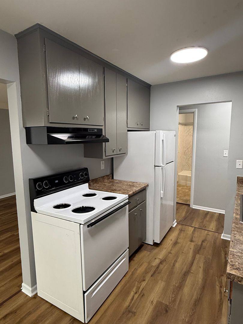 Apartment for rent at 458 English St, Saint Paul, MN 55106