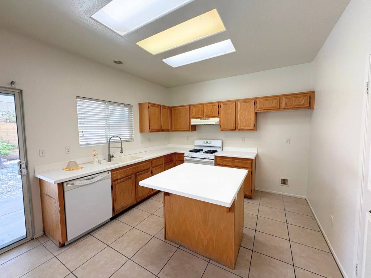 House for rent at 13085 Camden Lane, Victorville, CA 92392