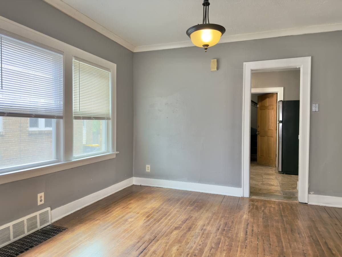 Apartment for rent at 901 & 903 14th St #901, Rockford, IL 61104