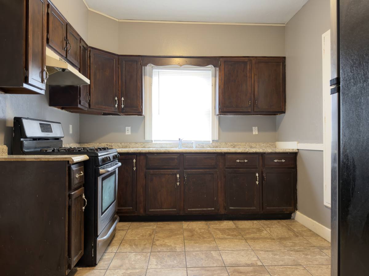 Apartment for rent at 901 & 903 14th St #901, Rockford, IL 61104