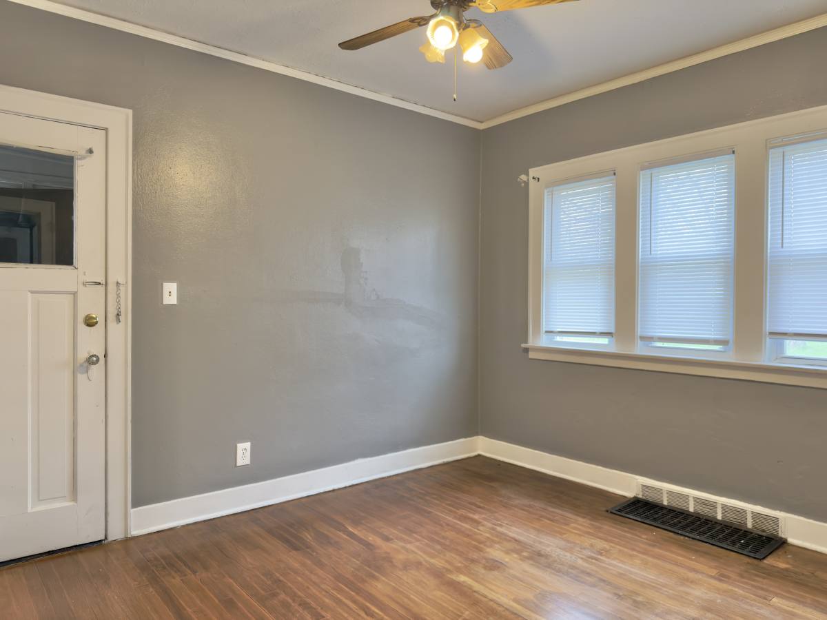Apartment for rent at 901 & 903 14th St #901, Rockford, IL 61104
