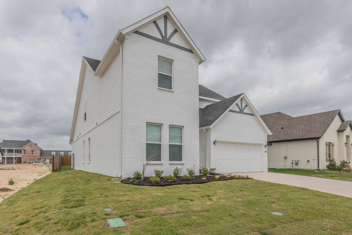 House for rent at 105 Observation Dr W, Aledo, TX 76008