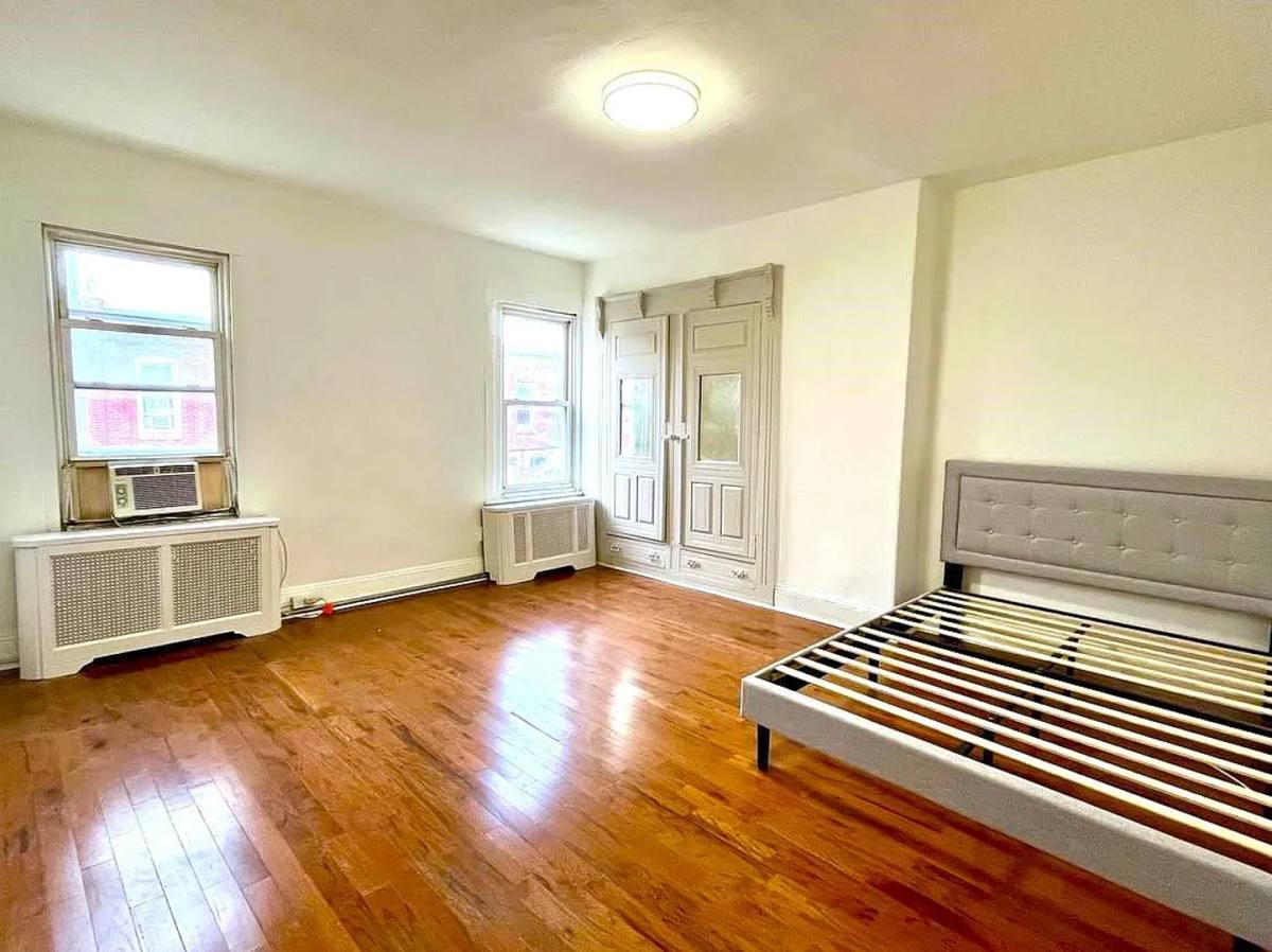 Apartment for rent at 2127 Tasker St, Philadelphia, PA 19145