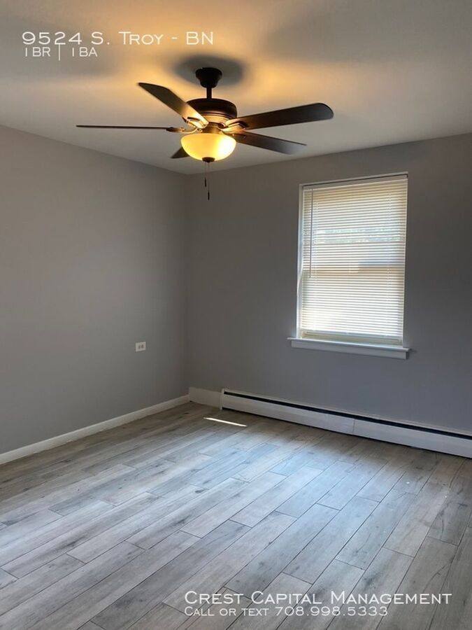 Apartment for rent at 9524 S Troy Ave #GS, Evergreen Park, IL 60805