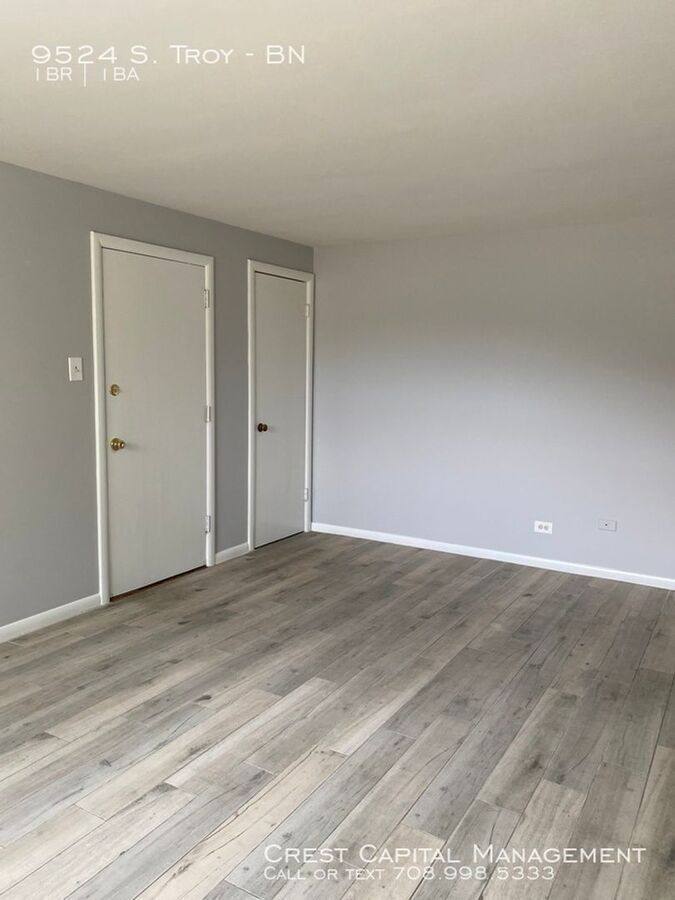 Apartment for rent at 9524 S Troy Ave #GS, Evergreen Park, IL 60805