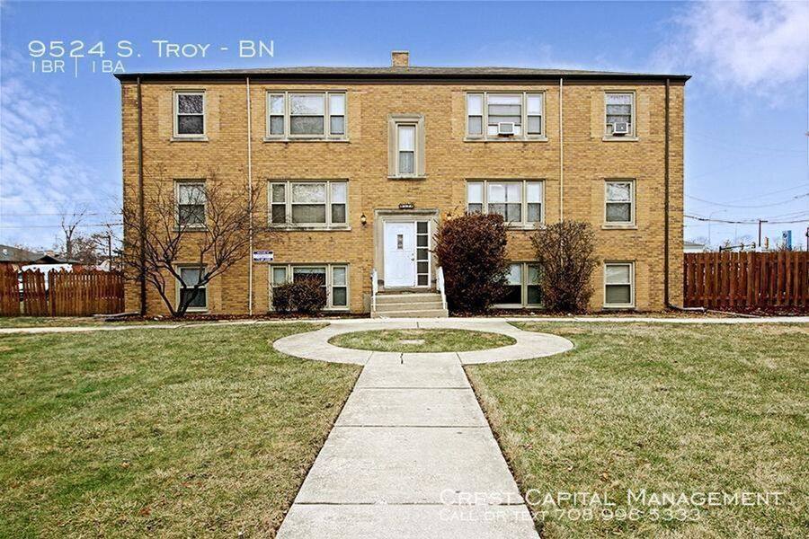 Apartment for rent at 9524 S Troy Ave #GS, Evergreen Park, IL 60805