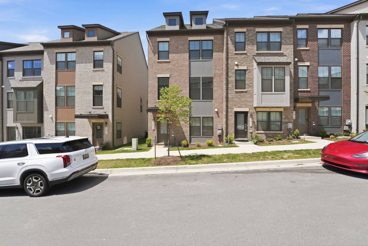 Townhouse for rent at 6066 Beake St, Hyattsville, MD 20782