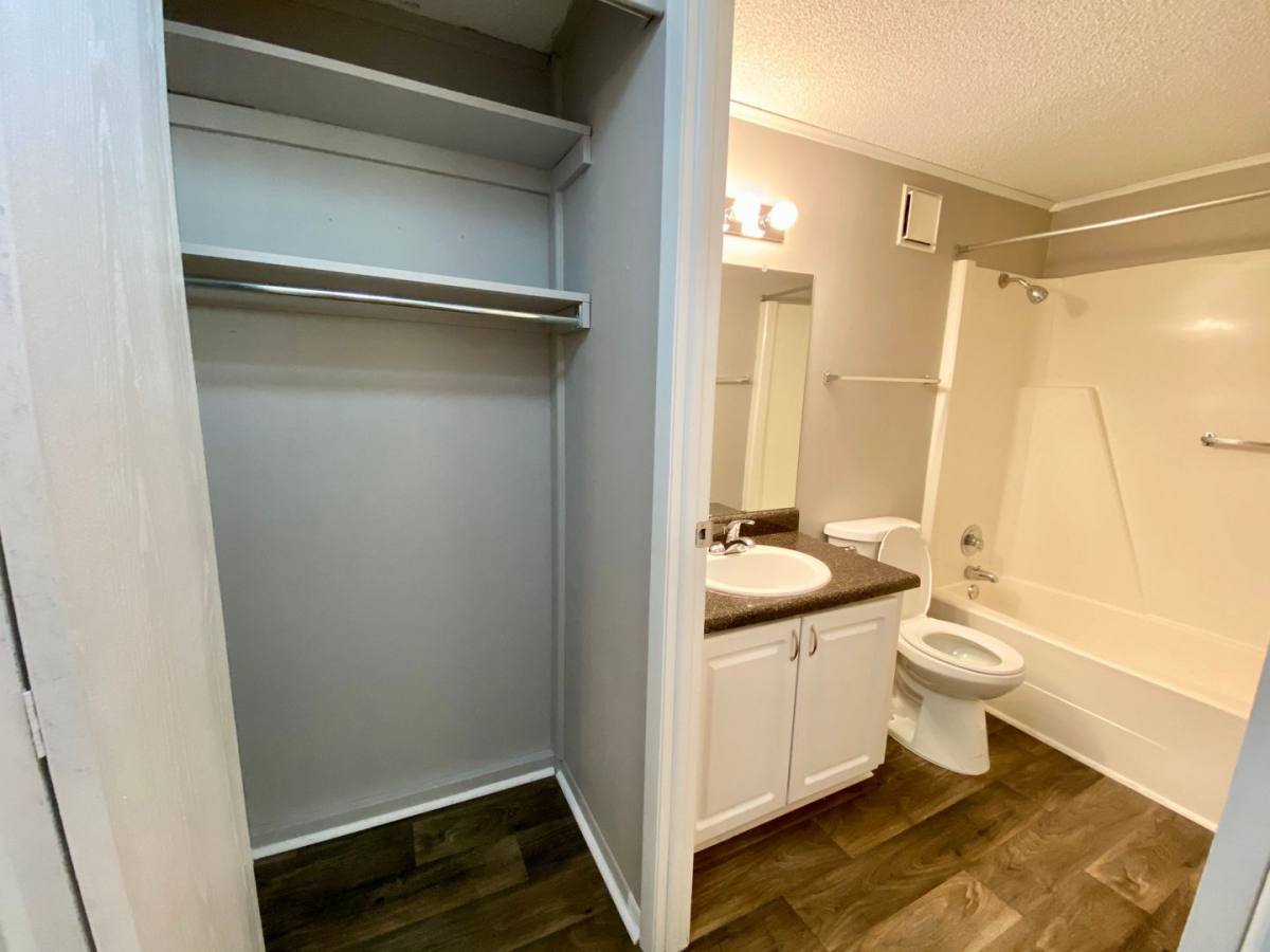 Apartment for rent at 2100 Apalachee Parkway, Tallahassee, FL 32301