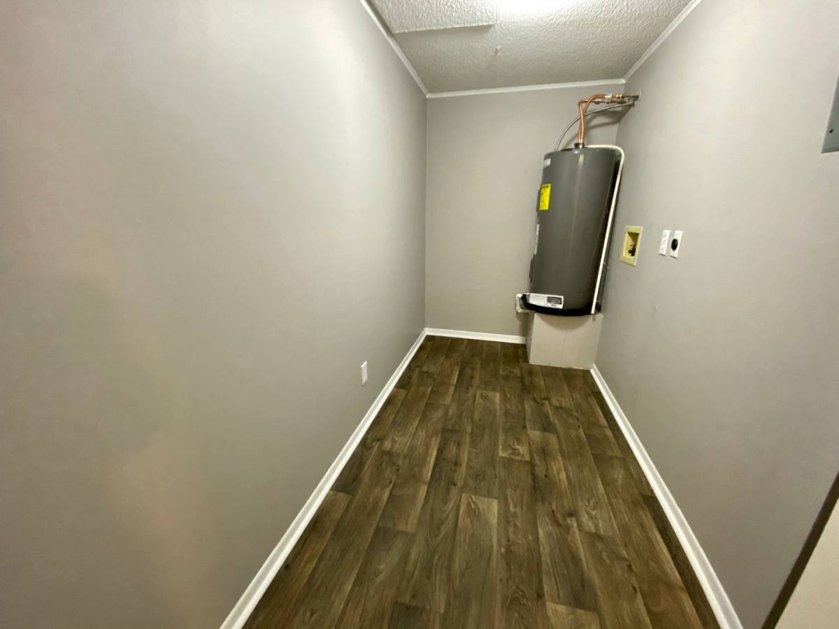 Apartment for rent at 2100 Apalachee Parkway, Tallahassee, FL 32301