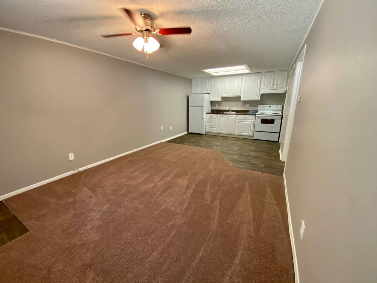 Apartment for rent at 2100 Apalachee Parkway, Tallahassee, FL 32301