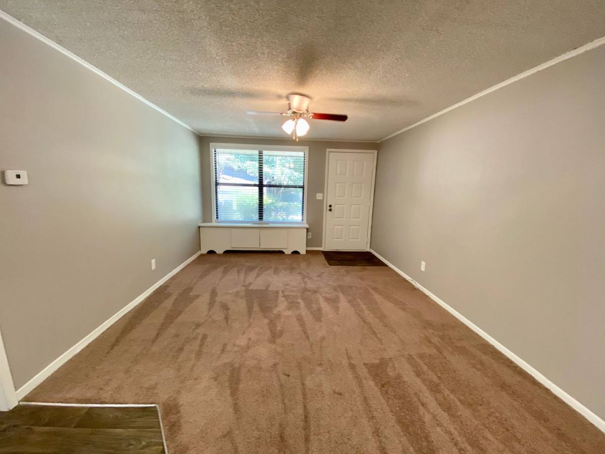 Apartment for rent at 2100 Apalachee Parkway, Tallahassee, FL 32301
