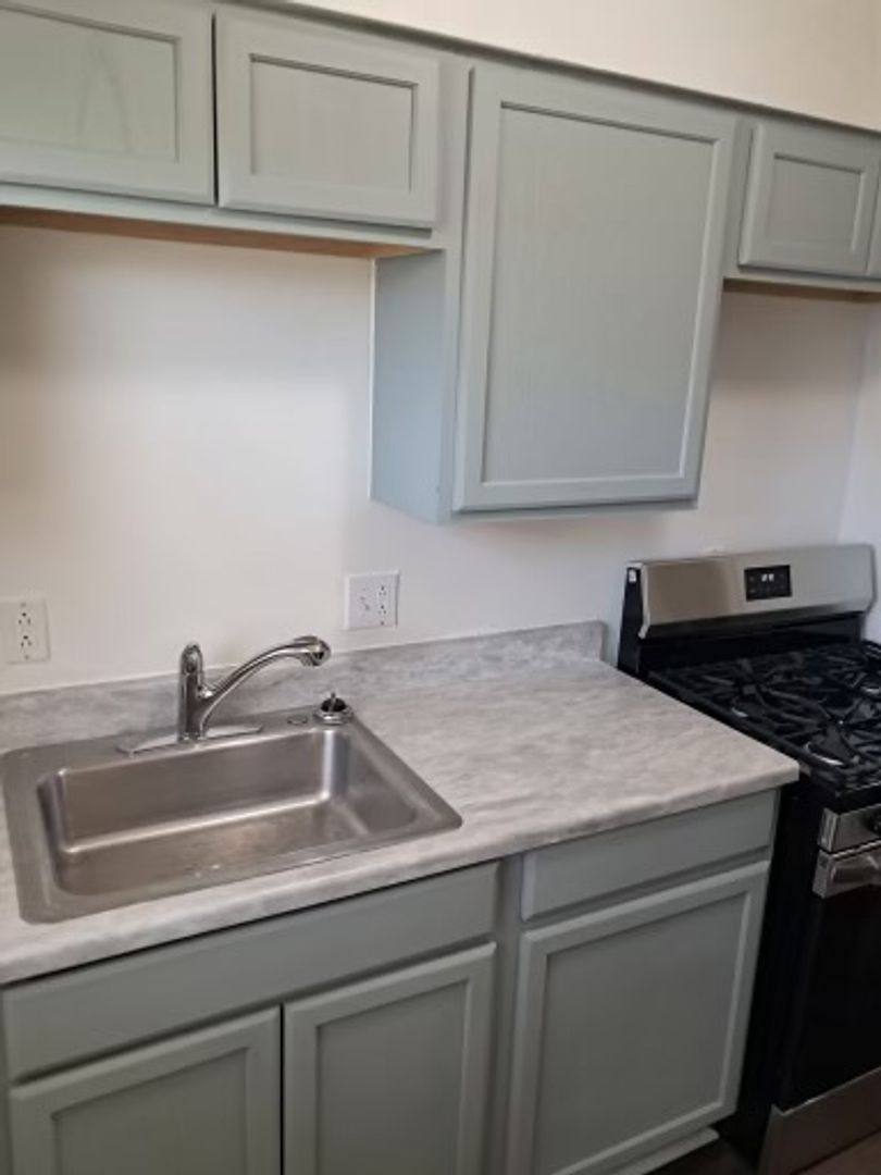 House for rent at 4417 E Linwood Blvd, Kansas City, MO 64128