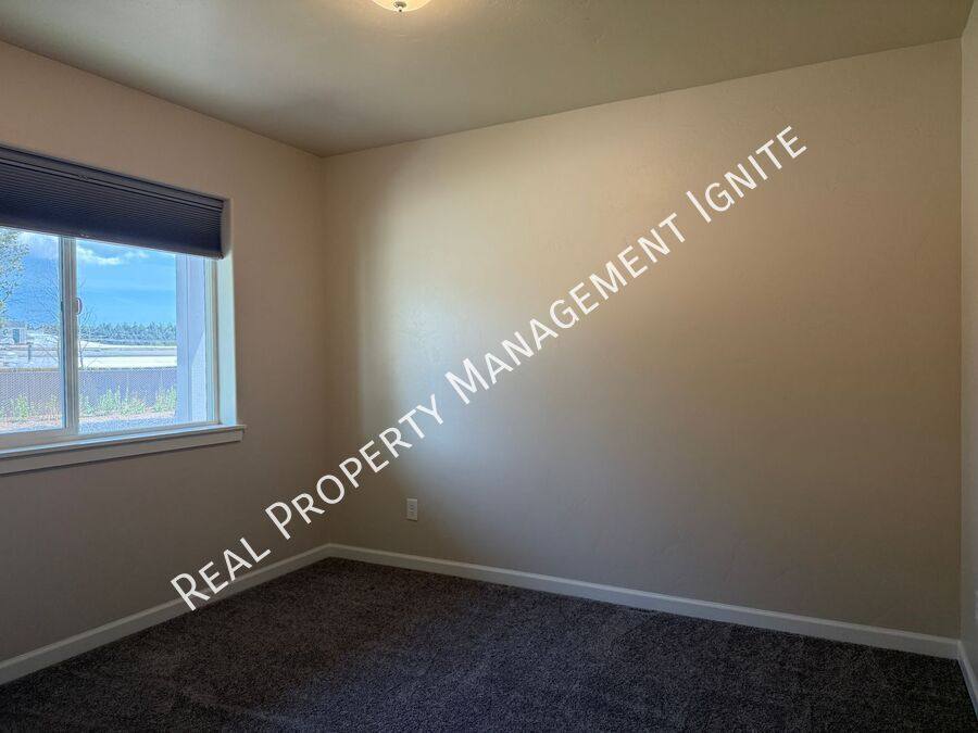 House for rent at 64625 Wood Ave, Bend, OR 97703