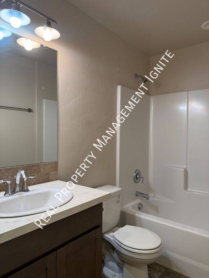 House for rent at 64625 Wood Ave, Bend, OR 97703