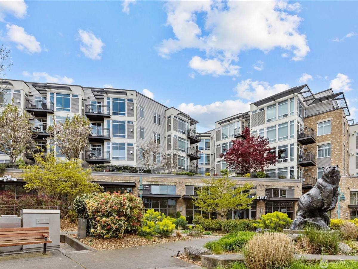Condo for rent at 211 Kirkland Ave, Kirkland, WA 98033