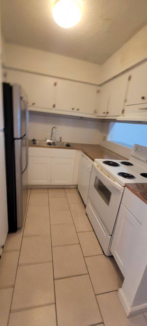 Apartment for rent at 1221 Hopkins St, San Marcos, TX 78666