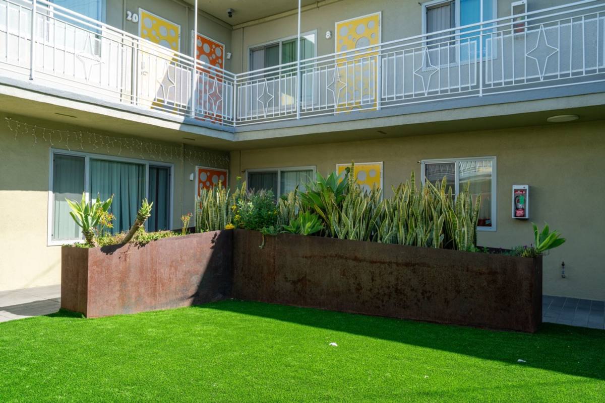 Apartment for rent at 210 E 29th St, Long Beach, CA 90806