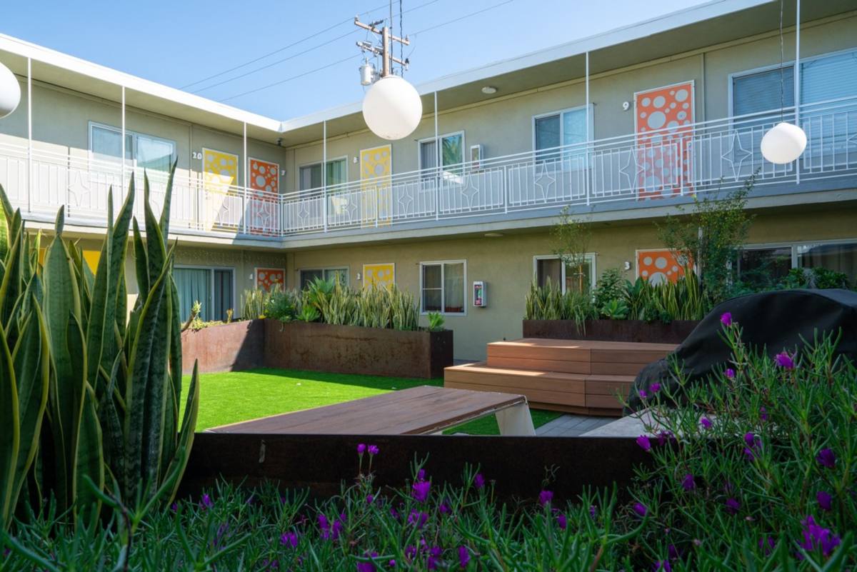 Apartment for rent at 210 E 29th St, Long Beach, CA 90806