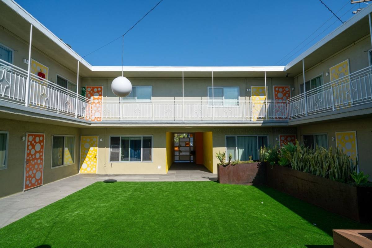 Apartment for rent at 210 E 29th St, Long Beach, CA 90806