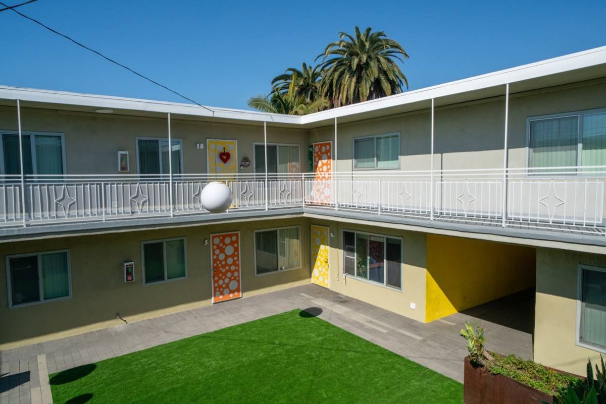 Apartment for rent at 210 E 29th St, Long Beach, CA 90806