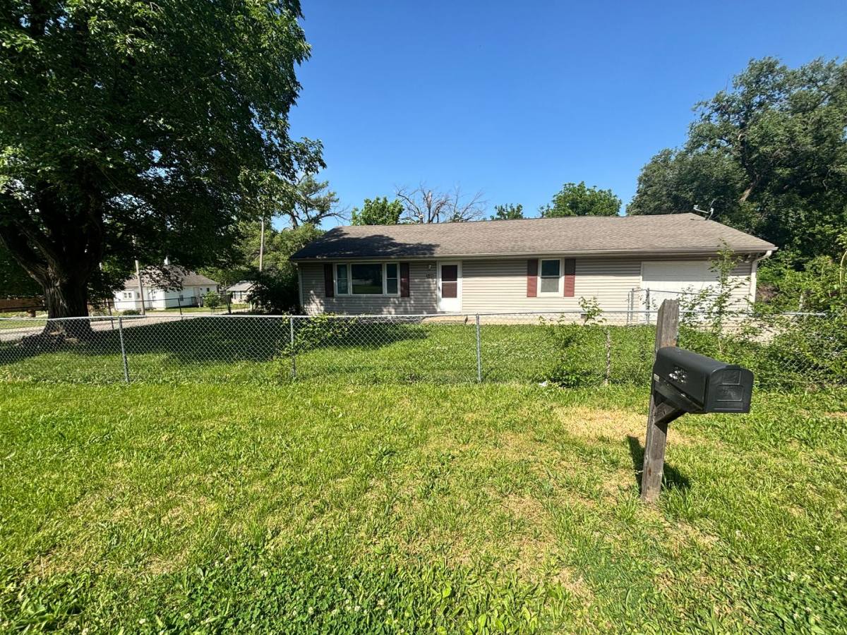 House for rent at 2435 SE Colorado Ave, Topeka, KS 66605