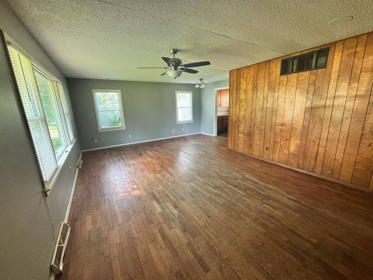 House for rent at 2435 SE Colorado Ave, Topeka, KS 66605