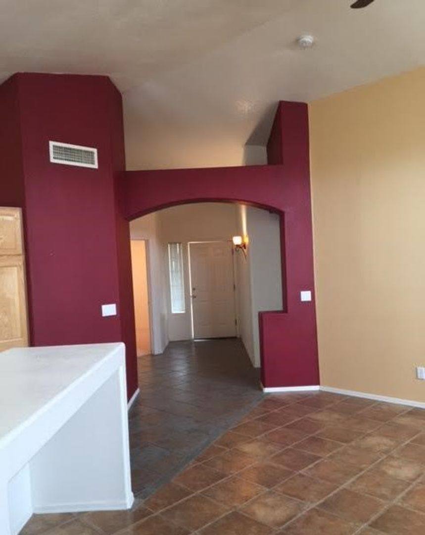 House for rent at 7078 W Hunnington Dr, Tucson, AZ 85743