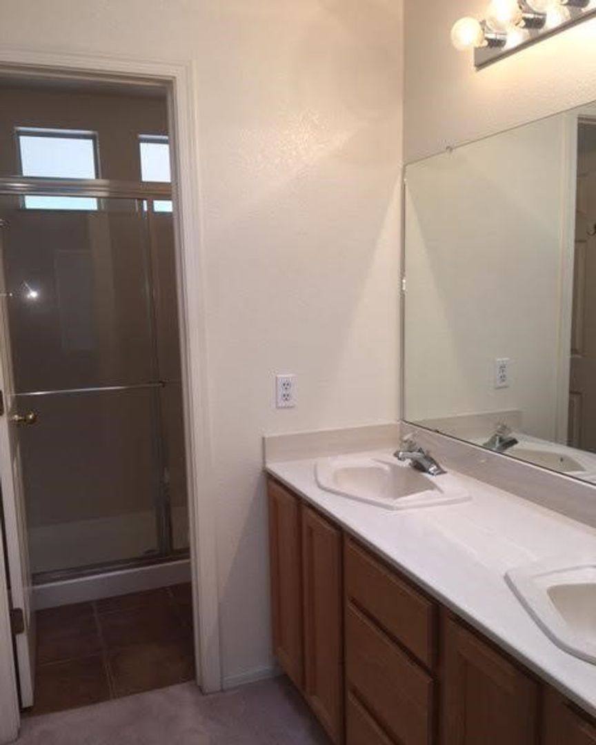 House for rent at 7078 W Hunnington Dr, Tucson, AZ 85743