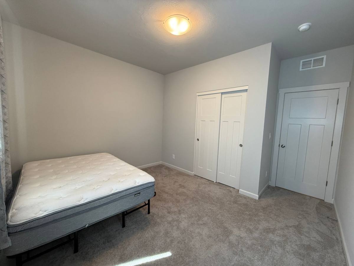House for rent at 4057 SW Reindeer Ave, Redmond, OR 97756