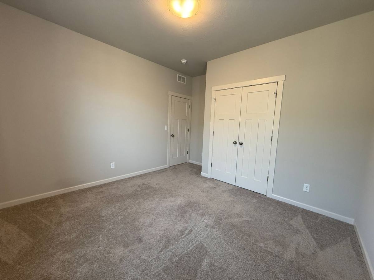 House for rent at 4057 SW Reindeer Ave, Redmond, OR 97756